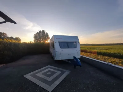 photo_5868227122793483597_y