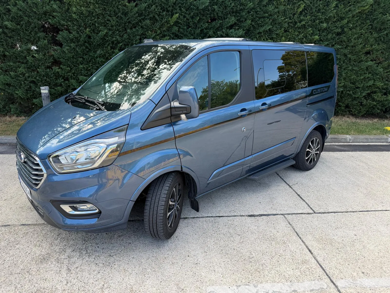 Ford-Tourneo-Custom-Titanium