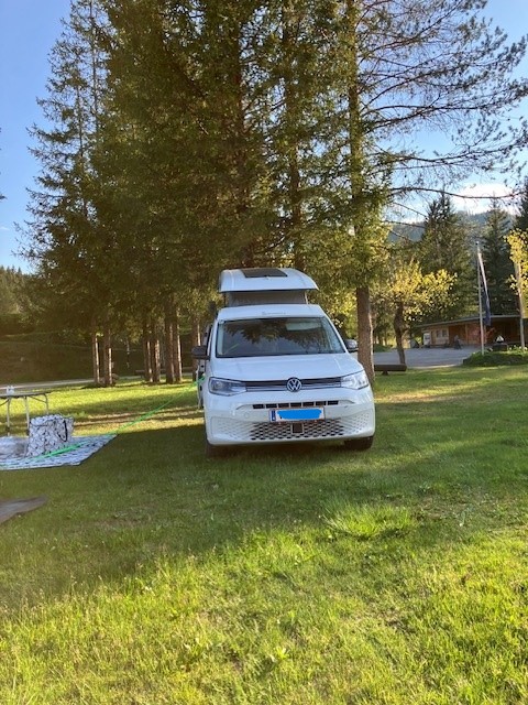 20_caddy_von-vorne_dach-offen